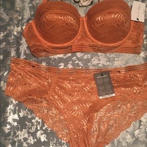 Plus Size Bra Set - Size 42D/3X